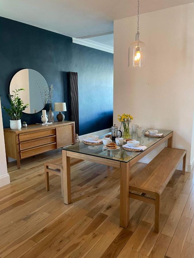 The Clock Tower Apartment - Spacious, Modern, 2 Bed Room Apartment , Southsea With Free Parking - Sleeps 4 بورتسماوث المظهر الخارجي الصورة