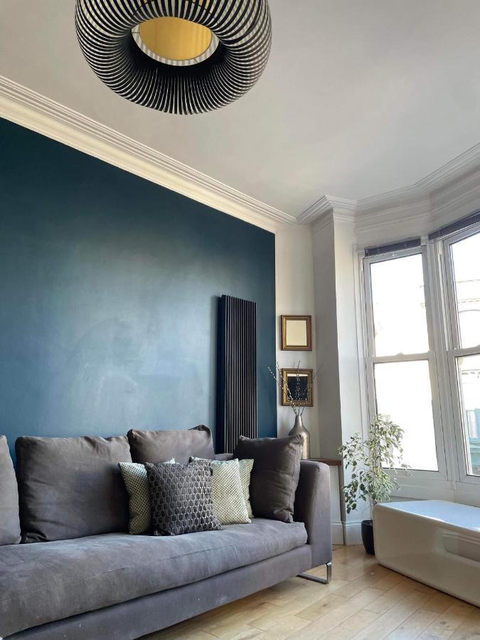 The Clock Tower Apartment - Spacious, Modern, 2 Bed Room Apartment , Southsea With Free Parking - Sleeps 4 بورتسماوث المظهر الخارجي الصورة