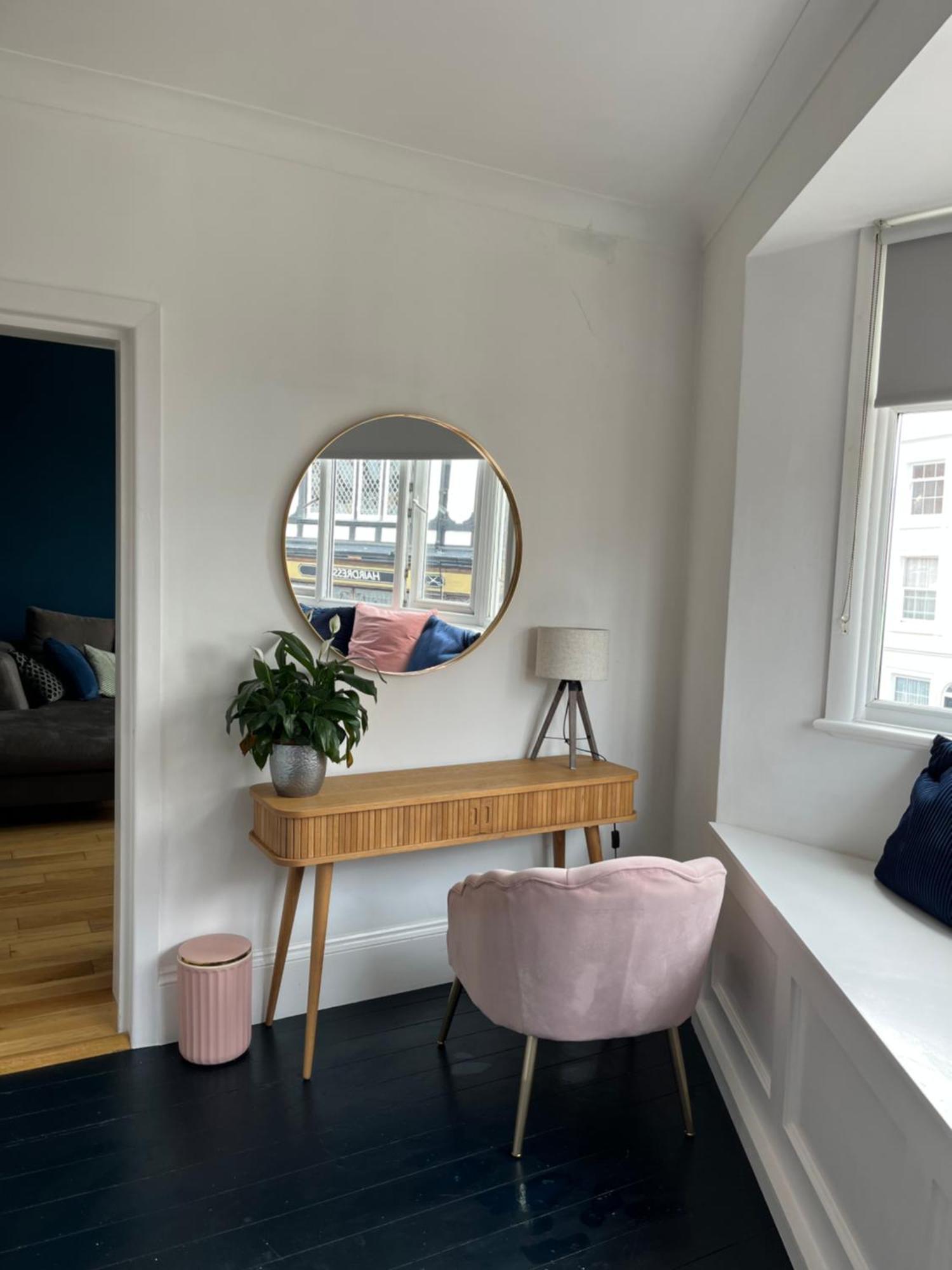 The Clock Tower Apartment - Spacious, Modern, 2 Bed Room Apartment , Southsea With Free Parking - Sleeps 4 بورتسماوث المظهر الخارجي الصورة